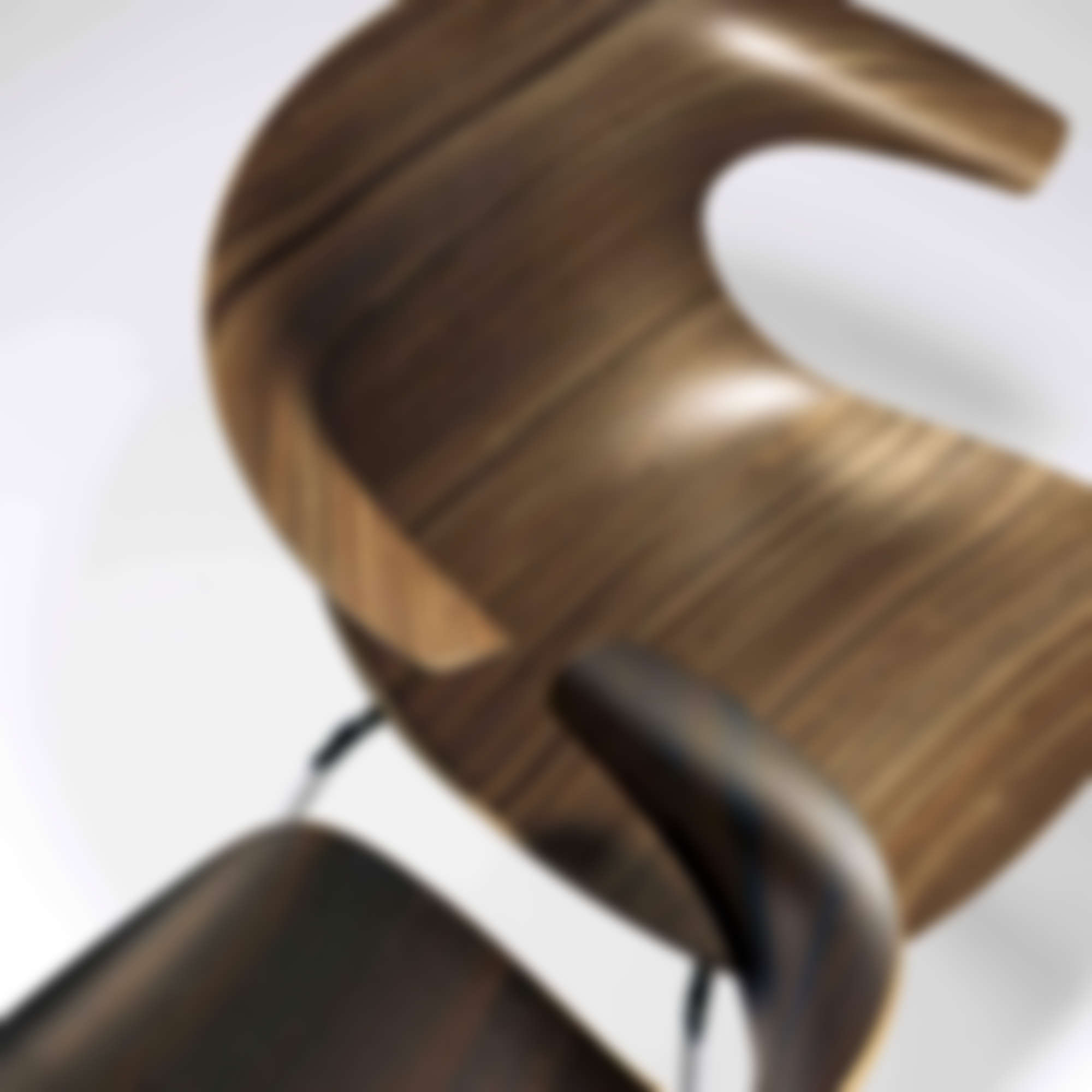 How Laidback an Office Chair Should Be?